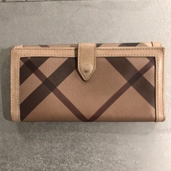 Authentic Burberry Wallet - Picture 2 of 7